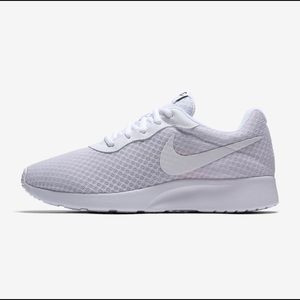 White Nike Tanjun Women’s Sneaker